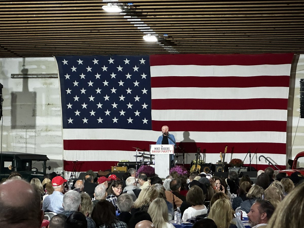 aaronlarnavarro's tweet photo. 📍Highland, MI

David Beamer, father of Flight 93 victim/hero Todd Beamer, speaking at a Mike Rogers barn party, says this about El-Sayed:

“It takes more than a birth certificate to make you a Michigan man. He's not a Michigan man. He's a citizen. But that does not make him an American.”