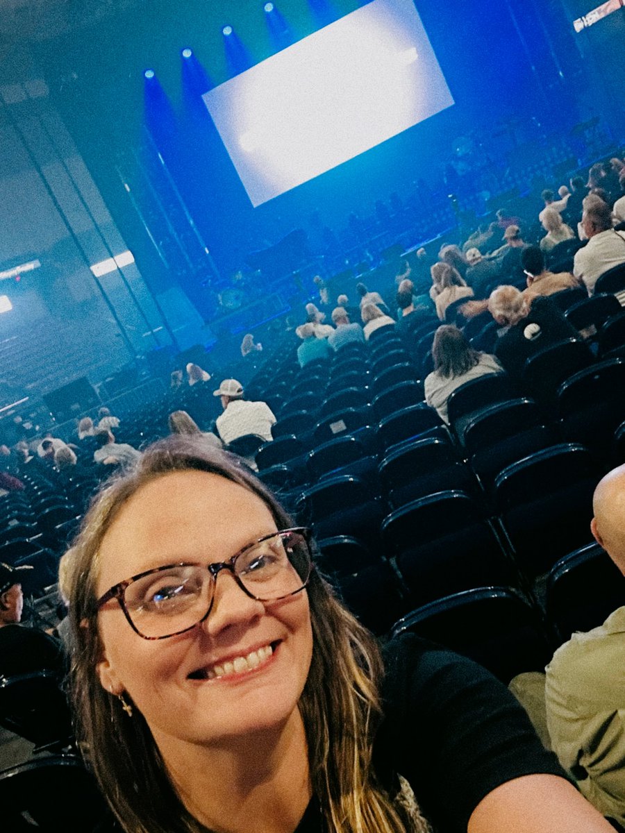 kellyannelu's tweet photo. I’m so excited for my first worship show @mercyme
Sporting my Jesus gear made by the talented @fziamond
#JesusIsKing
🙏❤️✝️💫 https://t.co/uoyQN9HnzR