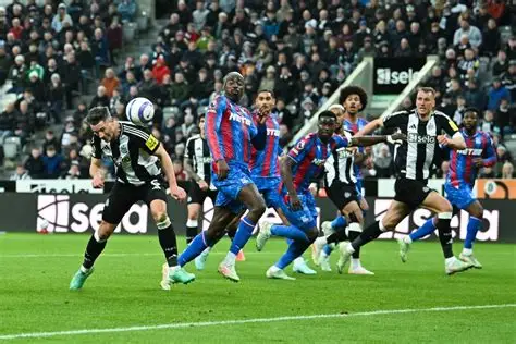 StattyGeezerFC's tweet photo. 🚨 POINTLESS STAT OF THE DAY #140 

⚽ THE CONSECUTIVE GOAL LADDER: 0, 1, 2, 3, 4, 5!

What's the longest run in English league football where a team scores exactly one more goal in every successive league match?

We are exhausted at Statty HQ as we have trawled through 212,532 English league results dating back to 1888, searching for the ultimate goal ladder!  

🥇 NEWCASTLE UNITED

The record overall and in the top flight is SIX consecutive matches, achieved by Newcastle in February–April 2025!

❌ Liverpool 2–0 Newcastle 
⚽ West Ham 0–1 Newcastle 
⚽⚽ Newcastle 2–1 Brentford 
⚽⚽⚽ Leicester 0–3 Newcastle 
⚽⚽⚽⚽ Newcastle 4–1 Man Utd 
⚽⚽⚽⚽⚽ Newcastle 5–0 Crystal Palace 

From zero to five in six matches! Newcastle won five of the six, finishing with that 5–0 win over Crystal Palace on 16 April 2025.

TOON ARMY FANS WERE YOU AWARE OF THIS POINTLESS RECORD? 🤣

We went deeper and looked at other divisions.....👀

🥈 TIER 2 - CHAMPIONSHIP / OLD 2ND DIVISION
Four teams managed the five-match ladder from zero to four:
🔹 Grimsby Town  December 1906–January 1907
🔹 Charlton Athletic  September–October 1962
🔹 Crystal Palace  September–October 2005
🔹 Stoke City  October–November 2020

Stoke's run saw them go from zero against Swansea to one against Rotherham, two at Watford, three at Reading and four against Huddersfield in a 4–3 win!

🥉 TIER 3 - LEAGUE ONE / OLD 3RD DIVISION

14 different teams achieved the five-match sequence. Exeter City did it twice!

🔹 Newport County December 1923
🔹 Millwall April 1938
🔹 Exeter City  February–March 1937
🔹 Carlisle United December 1930–January 1931
🔹 Brighton December 1948–January 1949
🔹 Halifax Town  April 1957
🔹 Barnsley August–September 1953
🔹 Mansfield Town September 1958
🔹 Queens Park Rangers February–March 1967
🔹 Cambridge United December 1977–January 1978
🔹 Gillingham December 1977–January 1978
🔹 Oldham Athletic February–March 2002
🔹 Exeter City December 2024
🔹 Peterborough United April–May 2021
🔹 Shrewsbury Town May–September 1971

Exeter's most recent run began with zero against Stockport in December 2024, before progressing through one, two and three goals to finish with four against Crawley in a 4–4 draw!

🏅 TIER 4 - LEAGUE TWO / OLD FOURTH DIVISION
Just two teams made the five-match ladder:
🔹 Scunthorpe United October–November 2001
🔹 Shrewsbury Town March–April 2011

Shrewsbury went from a 5–0 defeat at Torquay to scoring one against Wycombe, two at Bradford, three at Rotherham and four against Macclesfield!

THE FINAL SCORE
Tier 1: 0 → 5 in six matches
Tier 2: 4 teams reached 0 → 4
Tier 3: 14 teams reached 0 → 4
Tier 4: 2 teams reached 0 → 4

No seven-match sequence of 0, 1, 2, 3, 4, 5 and 6 goals was found so Newcastle stand alone at the top of the goal ladder! ⚽📈

Do let us know if we have missed any runs or if you have stories of any of these games.

Use this information wisely. 🤓