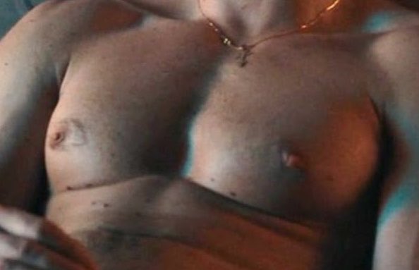 cinnmonline's tweet photo. boobs so big you don’t even have to ask who the actor is https://t.co/QNMJ0ur8PN