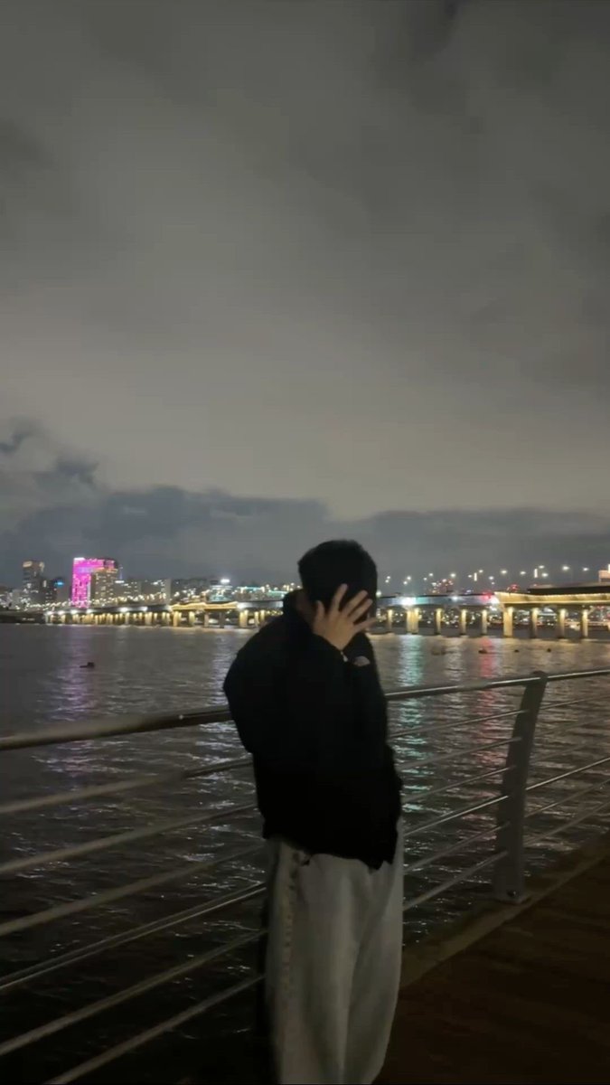 nvansIsfp's tweet photo. 02｜成人済｜通話◎
一途｜寂しがり｜夜行性

軽い関係より
深くなれるひとがいい。

迎えにきて　☾

 #病み垢さんと仲良くしたい 
 #病み垢さんと絡みたい 
 #病み垢女子さんと繋がりたい 
 #病み垢男子さんと繋がりたい 
 #友達ください https://t.co/xIe6ANKWB5