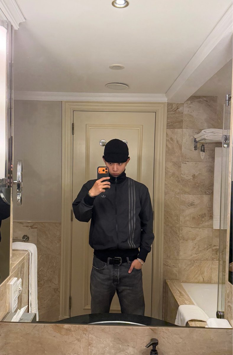 moyyaryu's tweet photo. t entro como turro a la tussi https://t.co/f7WNx7ig4e