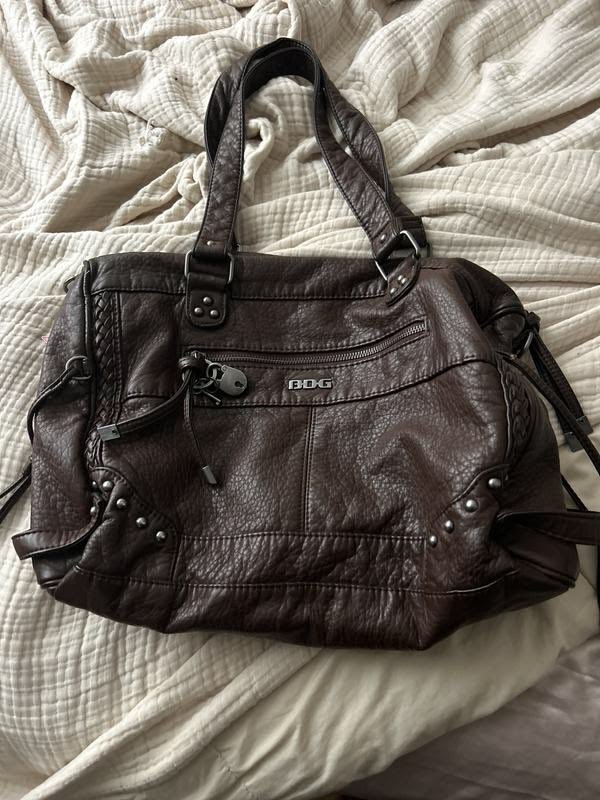 sewn2gther's tweet photo. how pinterest visualizes my look 👀 

- hairstyle
-outfit 
- accessory
-bag 

I own this Bag actually 💼 https://t.co/TdigZixdRv