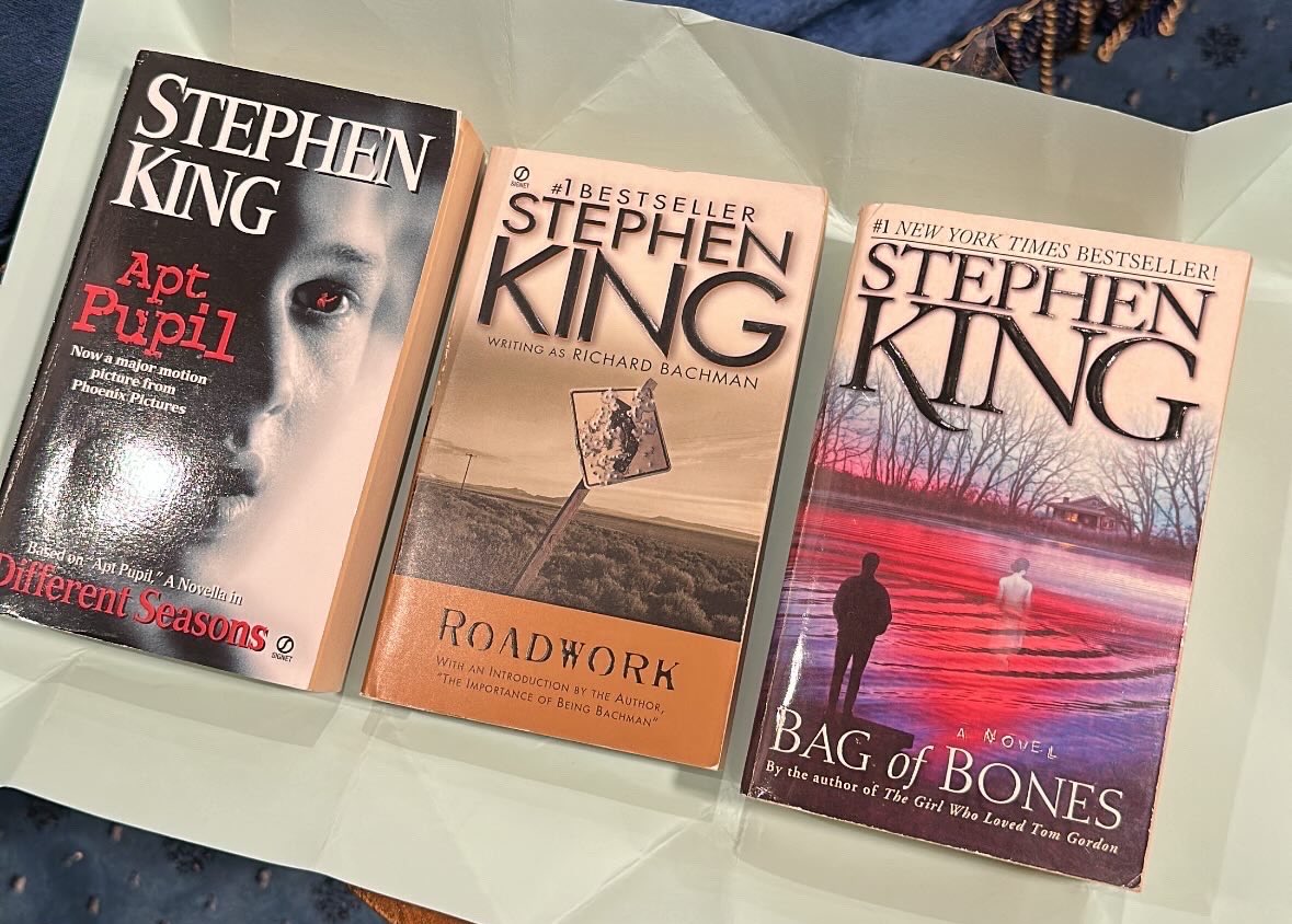 RasilFacts's tweet photo. @StephenKing This month I’m reading these Pocket Printing 1 June 1999 copies. 
It feels like I own the most precious thing in life. 
So excited to start reading them. 😍 https://t.co/VzAENPWO70