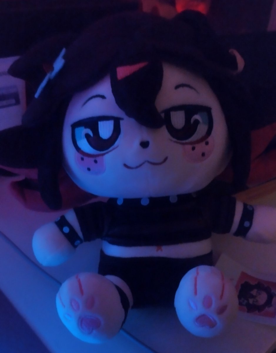 wettraintracks's tweet photo. shes here i keep delaying post so i can fit check with but im too unmotivated lately so I'll end up not announcing velvets presence at all
velvet is home ❤❤❤ @sxshely https://t.co/sH2BxTpIDs
