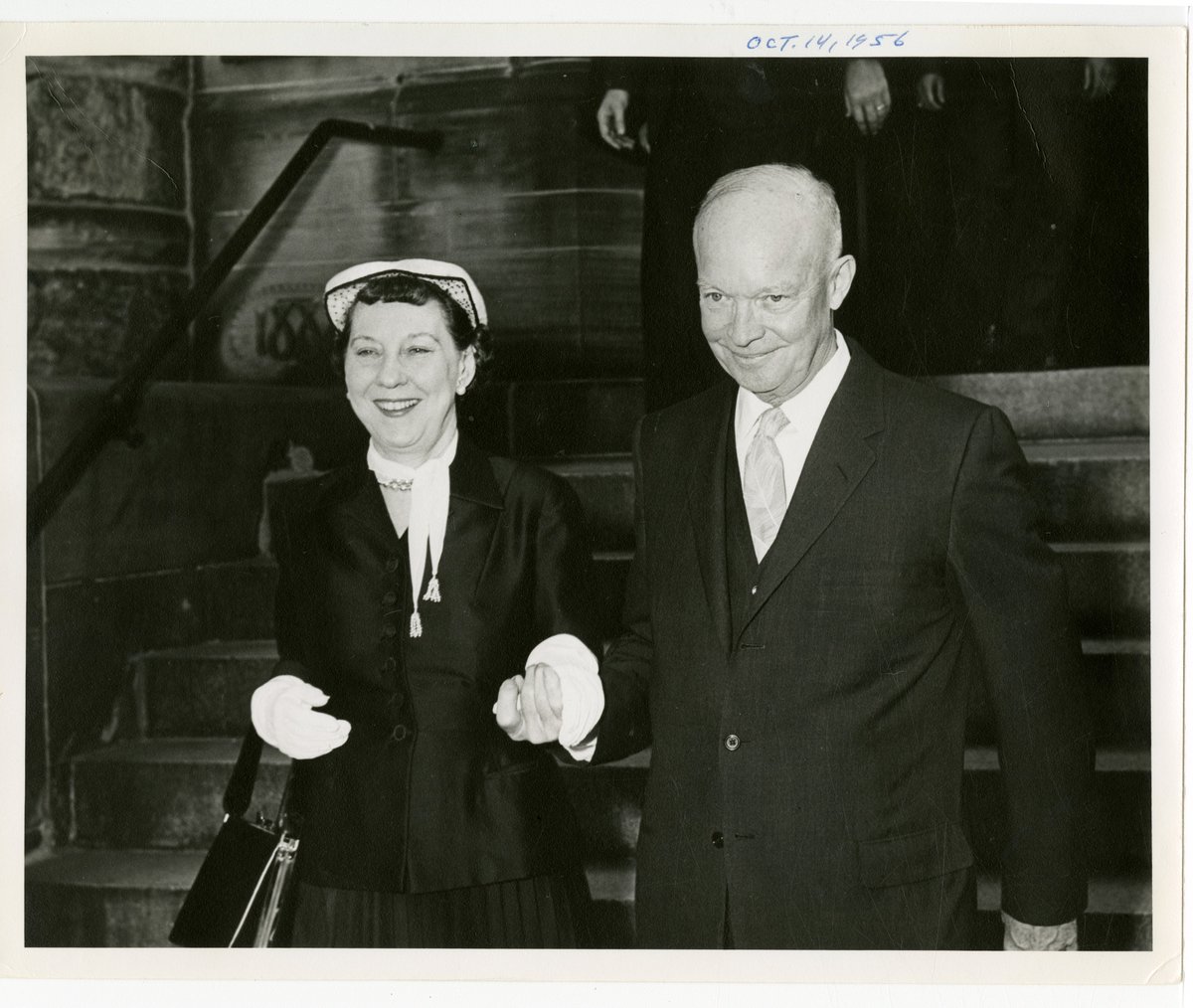 IkeLibrary's tweet photo. Happy #MamieMonday! 🌸 On October 14, 1956, First Lady Mamie Eisenhower and President Dwight D. Eisenhower were photographed attending Sunday services at the National Presbyterian Church. Mamie’s classic style and grace were always on full display! 👗✨
📸EPL 72-1939-2 https://t.co/WGxuP2aiH5