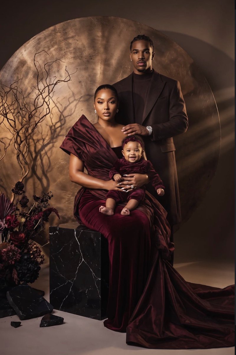 lizzyjollof's tweet photo. The type of picture that belongs in a gallery❤️ https://t.co/9q8Eky5a7a