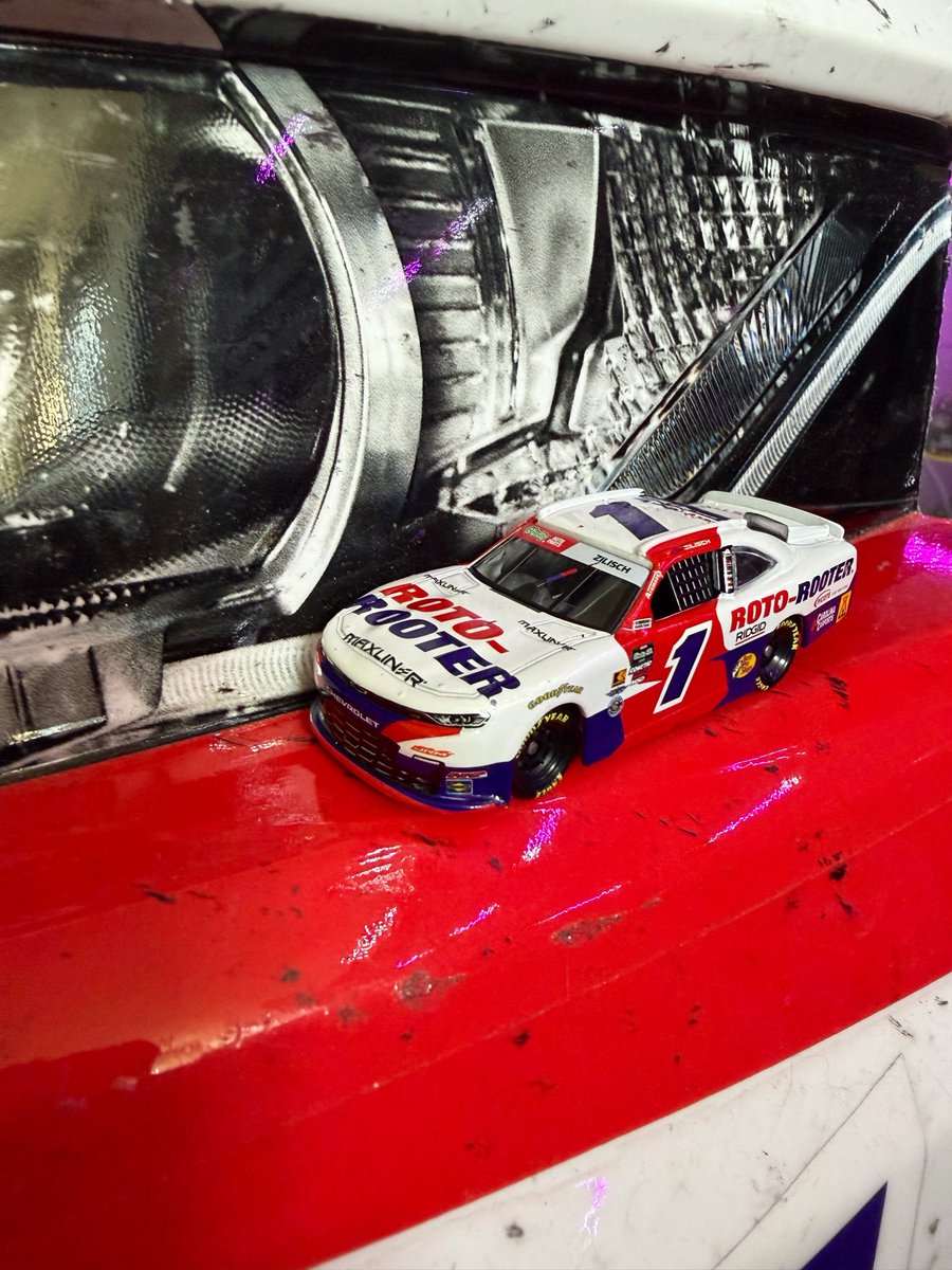 NotCZ88's tweet photo. Now I’m gonna act like I’m super photogenic and know what I’m doing with angles and props 😂

Connor Zilisch 1/64
2026 NOAPS Roto-Rooter

One of my favorite schemes and can NOT wait for the Bristol win 1/24 and 1/64 https://t.co/eB4VFTHBnt