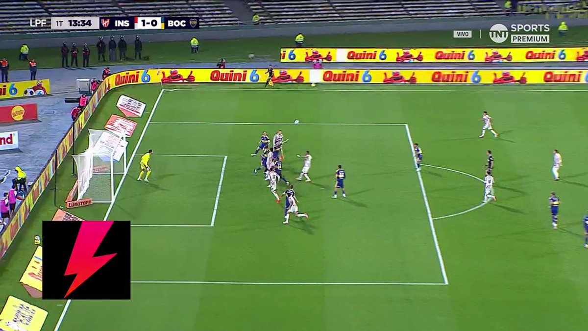 la12tuittera's tweet photo. ⚠️Todo #Boca reclamó FALTA sobre Pellegrino, pero REY HILFER y POSSI en el VAR dijeron que es VALIDO el gol. https://t.co/NUSPqdpkKv