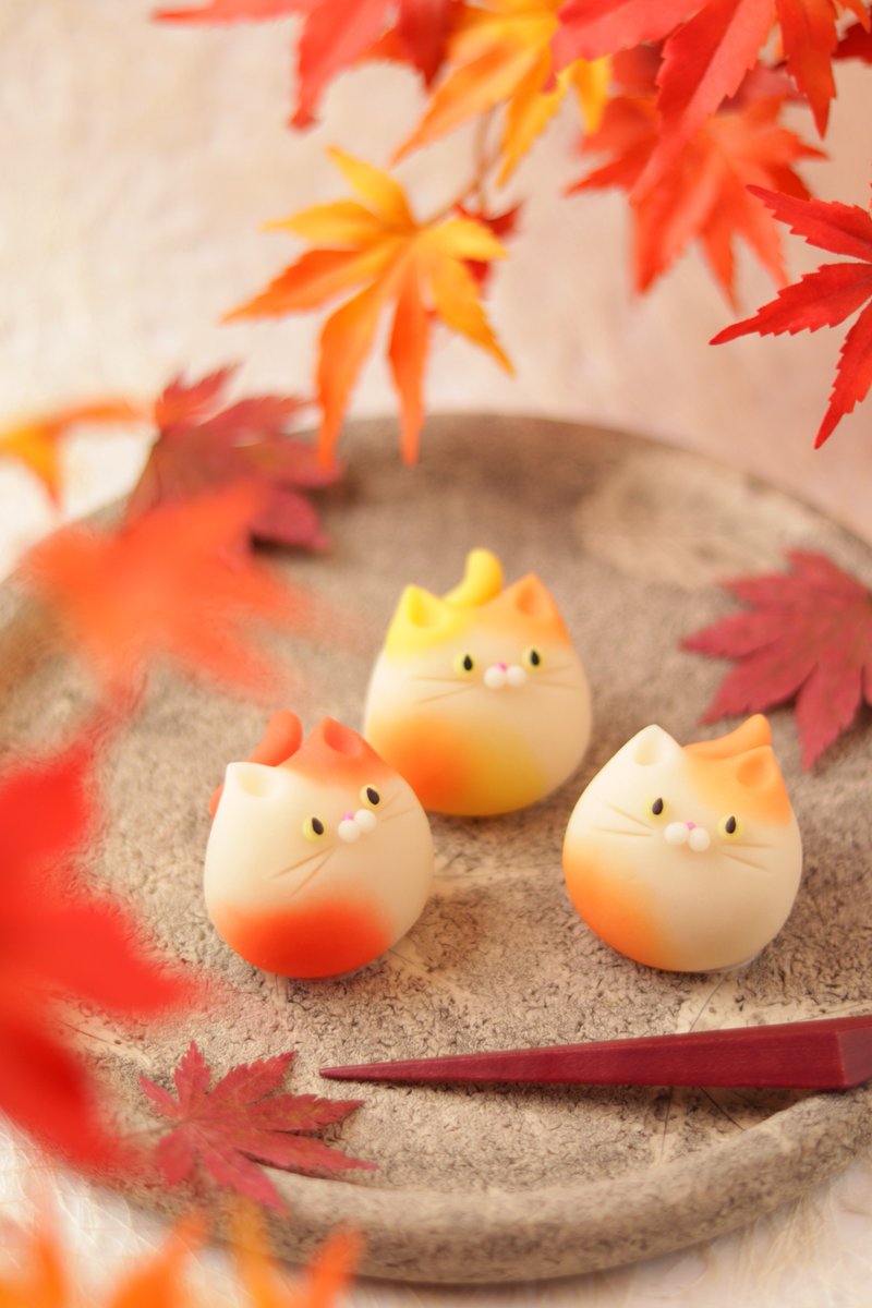 beniyamiyake's tweet photo. 紅葉ねこ始まりました🐈️
11月上旬あたりまで店頭に並びます🍁 https://t.co/BmitXNcDQn