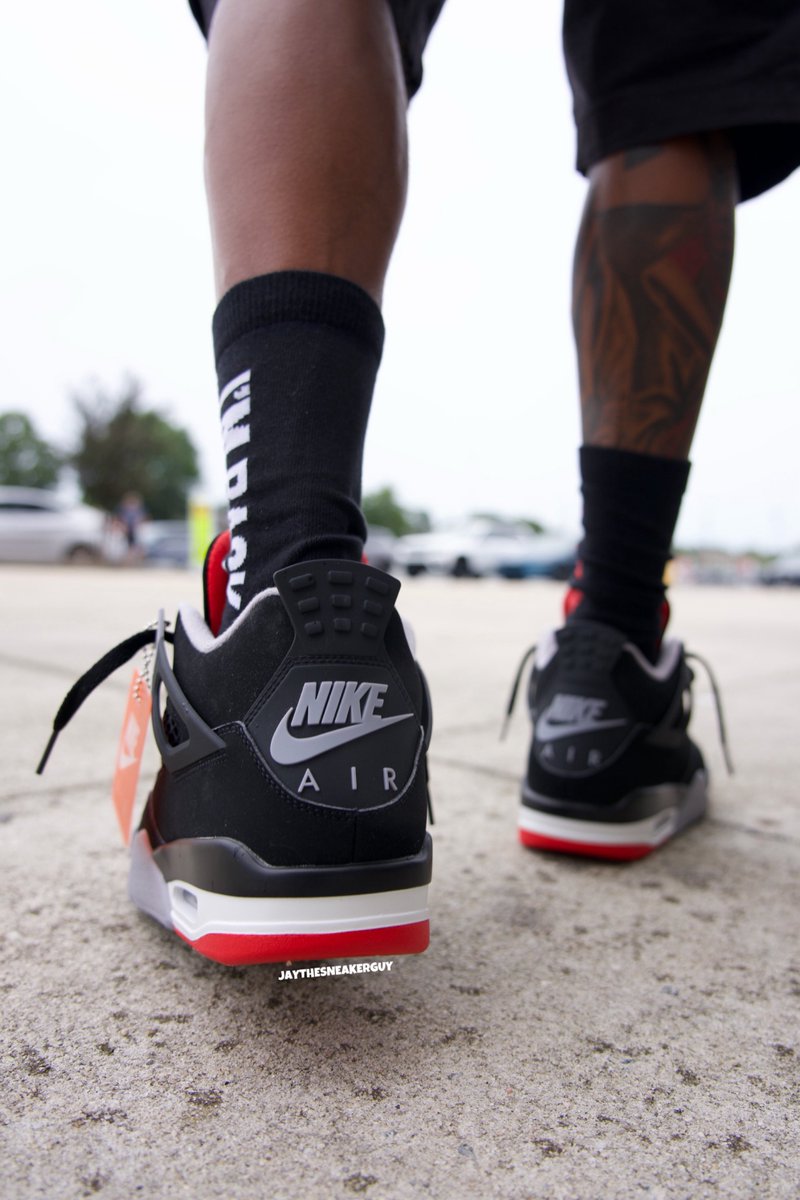 zSneakerHeadz's tweet photo. 2026 “Bred” Air Jordan 4 OG on-feet! 🔥
Dropping on November 27th. #NIKEAIR 

📸: @THEREALJTSG https://t.co/eZLX1ABIq2