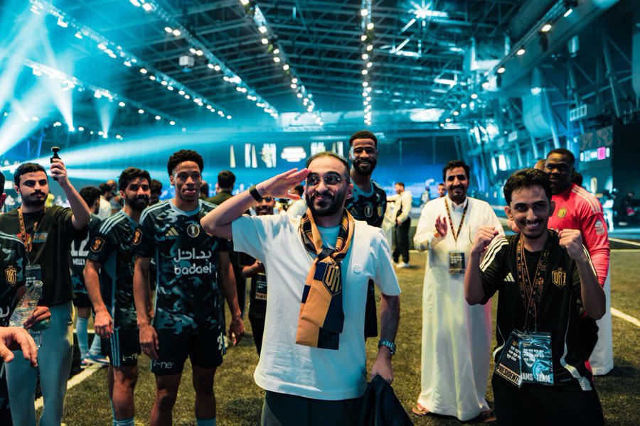 NawafArw's tweet photo. اللهم لك الحمد على الفوز الخامس تواليًا 💙

سلسلة انتصارات لم تأتِ من فراغ، بل بتوفيق الله أولًا، ثم بتكاتف الجميع، من رئيس النادي والإدارة، إلى الأجهزة الفنية والطبية واللاعبين، وصولًا إلى جمهورنا الوفي الذي كان ولا يزال سندنا الأكبر.

مهبول يا قايل قضت.. توّه عَمر دخّانها 🔥 
@DR7TEAM_ 
#Kingsleageamane