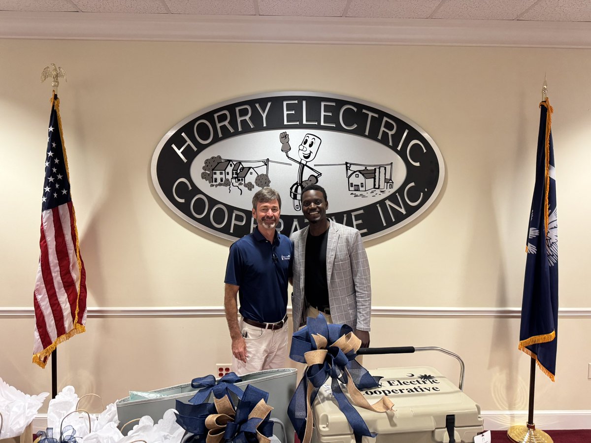 csingleton__2's tweet photo. Speaking engagements this week were amazing!
-
I got to share at the annual Reading Partners SC fundraising event as well as the annual employee appreciation event for Horry Electric Cooperative 
-
https://t.co/xdcbx6Uiyr
-
#CantLetMomsDown https://t.co/aZEMwTGIUB