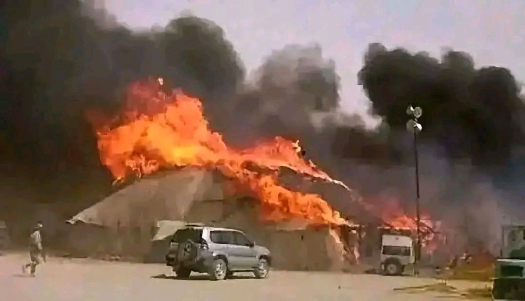 Ahmedmohaml2's tweet photo. #BreakingNews
​Reports indicate a major explosion and a large fire at a primary Eritrean military facility in Asmara, as confirmed by local residents to international media outlets. https://t.co/rJS5t17aIB