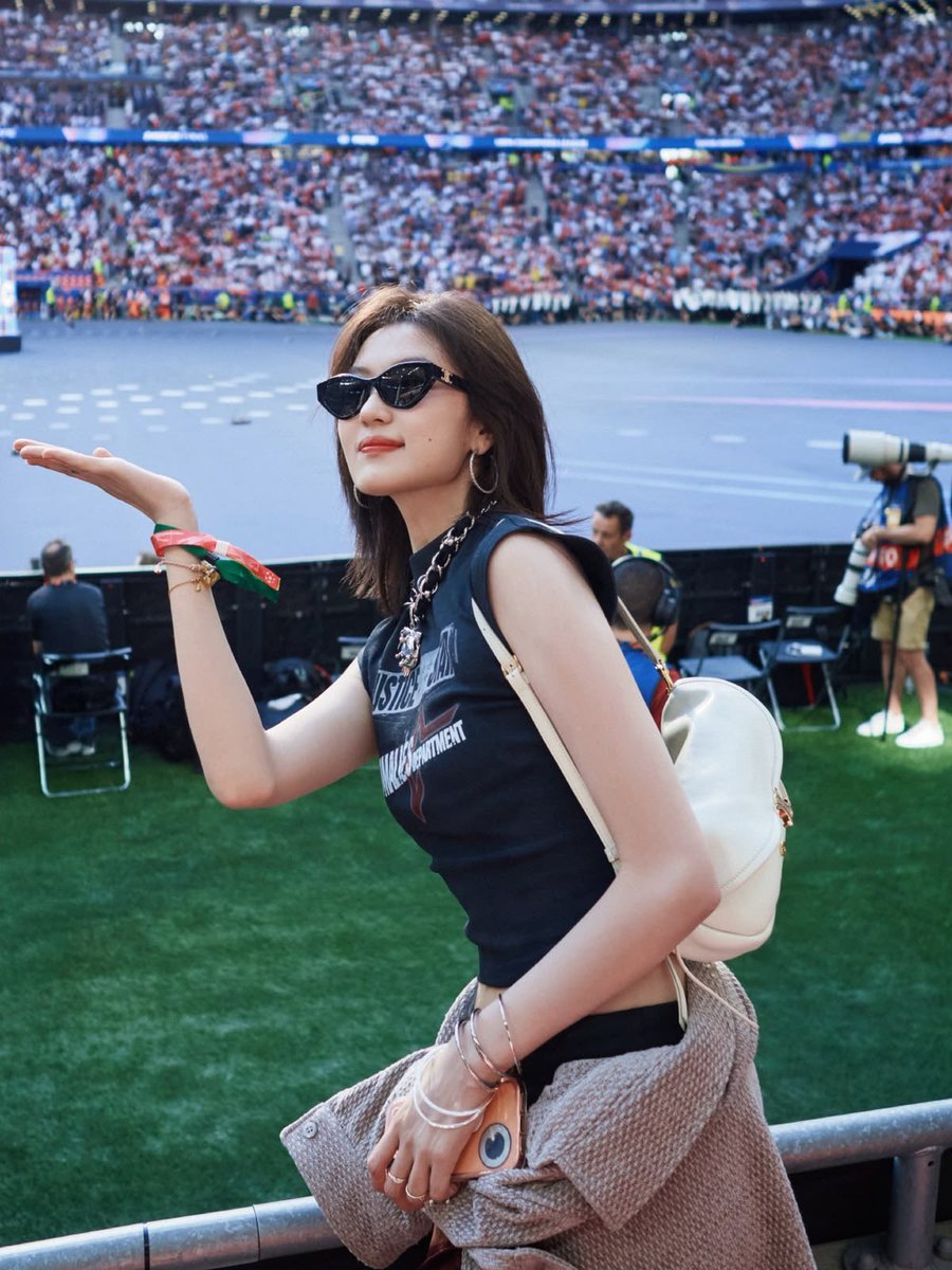 sunqianpics's tweet photo. — #sunqian #孙千 ❀ https://t.co/0rH5tdkhzg
