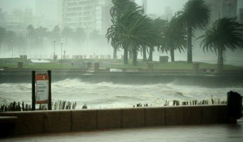 compresidencia's tweet photo. 📲 Uruguay contará con un Sistema de Alerta Temprana por telefonía móvil.

ℹ️ El Gobierno creó SAT-Móvil para enviar a la ciudadanía alertas masivas, inmediatas, gratuitas y georreferenciadas ante eventos adversos o la ausencia de menores de edad. 

📌 Estará operativo en todo el país antes del 31 de diciembre de 2026. 

🔗https://t.co/H4ZHQURjWX