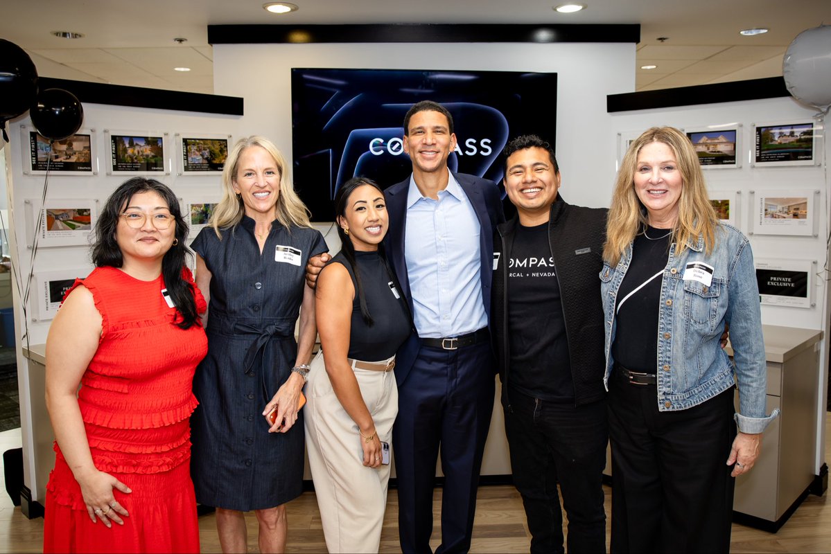RobReffkin's tweet photo. Compass Burlingame! Loved being back on the Peninsula with this group of real estate professionals. Thank you for the care you put into everything you do. Can’t wait to see you all again soon! https://t.co/FpDYBTVqjI