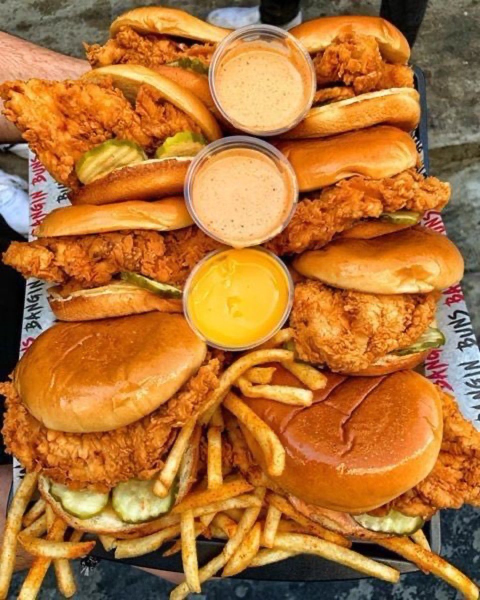 1keezybaby's tweet photo. Tenders or chicken sandwich? https://t.co/u15SvkL9t8