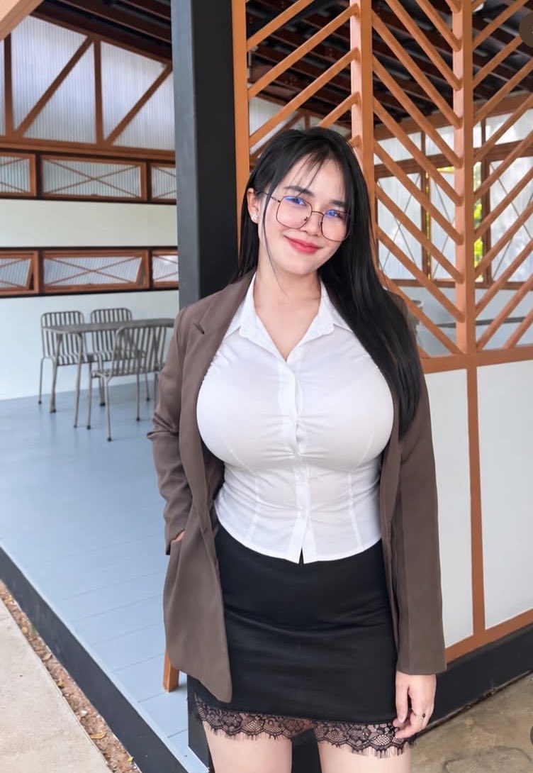 __sad50's tweet photo. ครูใหญ่ ใหญ่ไปหมด #ครูนมใหญ่ #ตูดใหญ่ #ครูสาวน่าเย็ด #สาวใหญ่ https://t.co/bqptpgk9Ab