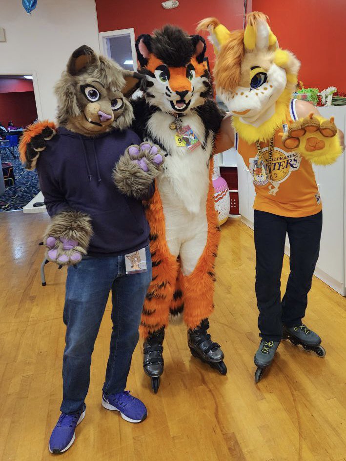 KromeKoda's tweet photo. Cats for #Catober
#FursuitFriday https://t.co/IuSJYcDvGR