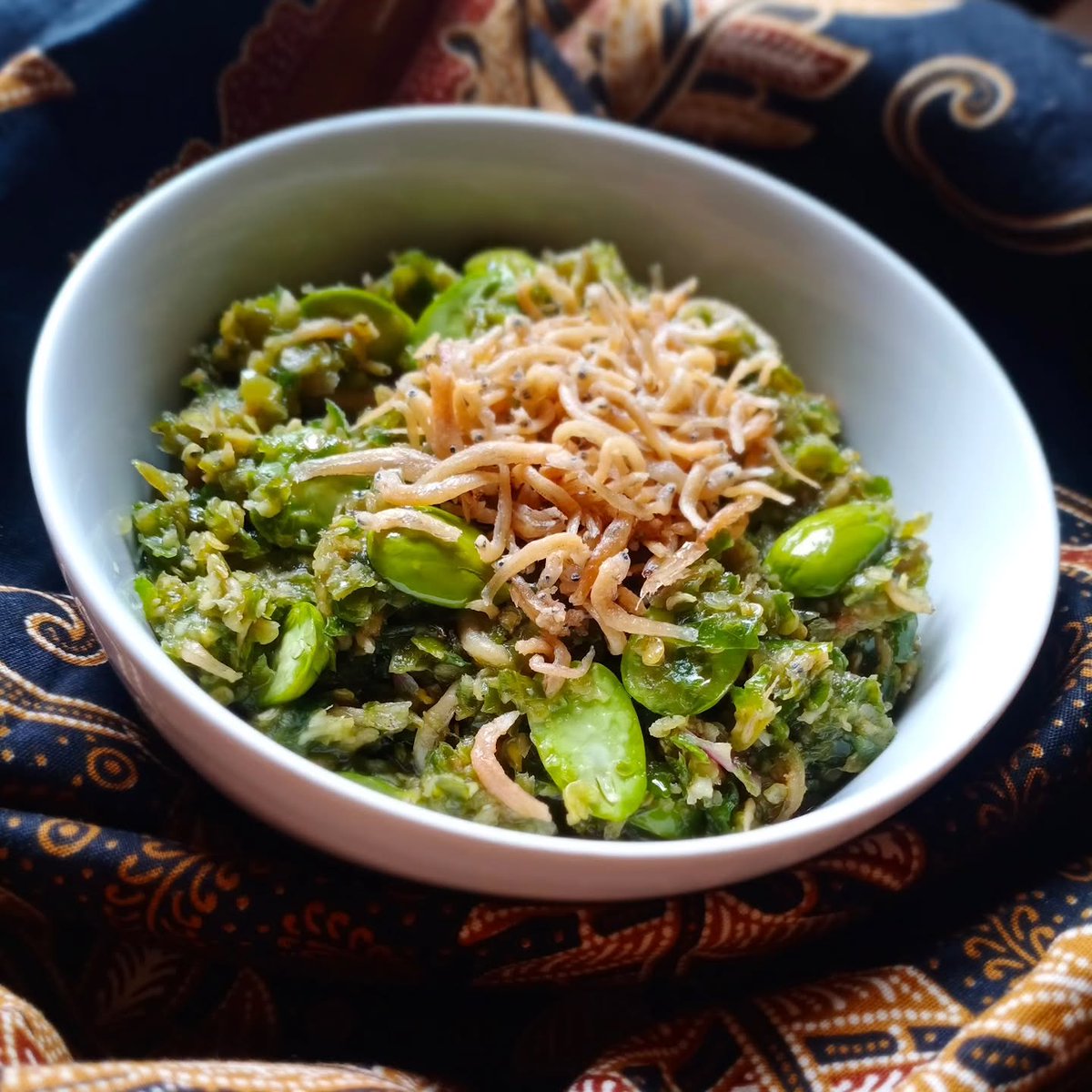 PPPleangie's tweet photo. Olahan Cabe Hijau: Sambal Hijau Teri Pete yang pedas, gurih, dan bikin nagih. https://t.co/Emga4Kn080