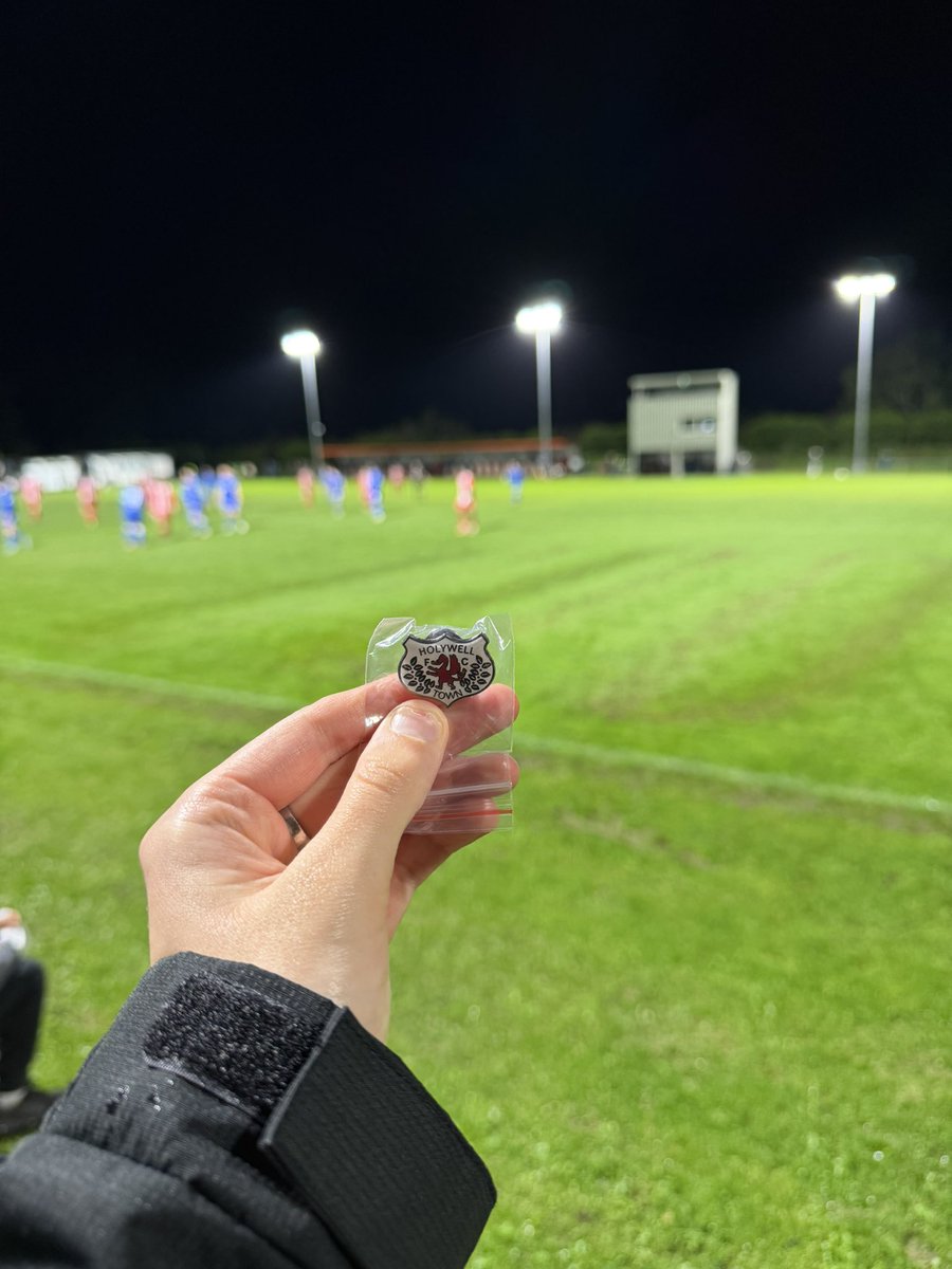 GroundhopperCF's tweet photo. Holywell Town 1-6 The New Saints
Cymru Premier
Halkyn Road

🎟️ £10
📌 £5

Really enjoyed the atmosphere in this one at a traditional ground. The Holywell supporters didn’t stop all game despite a second half struggle.👏🏻

#groundhopping https://t.co/RBN85g19u8