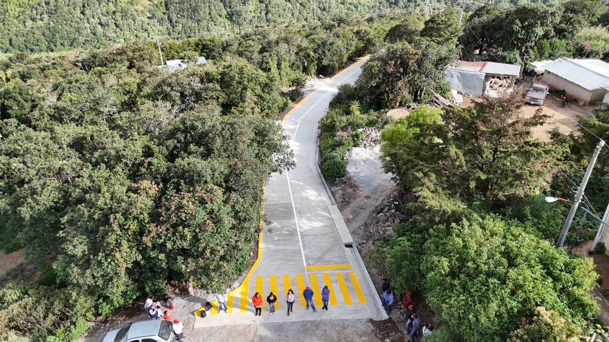 HersiliaCM's tweet photo. El pueblo de #CañadaMorelos dio su voto de confianza al proyecto de continuidad y desarrollo sostenido que desde hace años los ayuntamientos antorchistas tienen. 🔥🔥🔥
#GobiernoDeProgreso https://t.co/7tZd3k1Hem