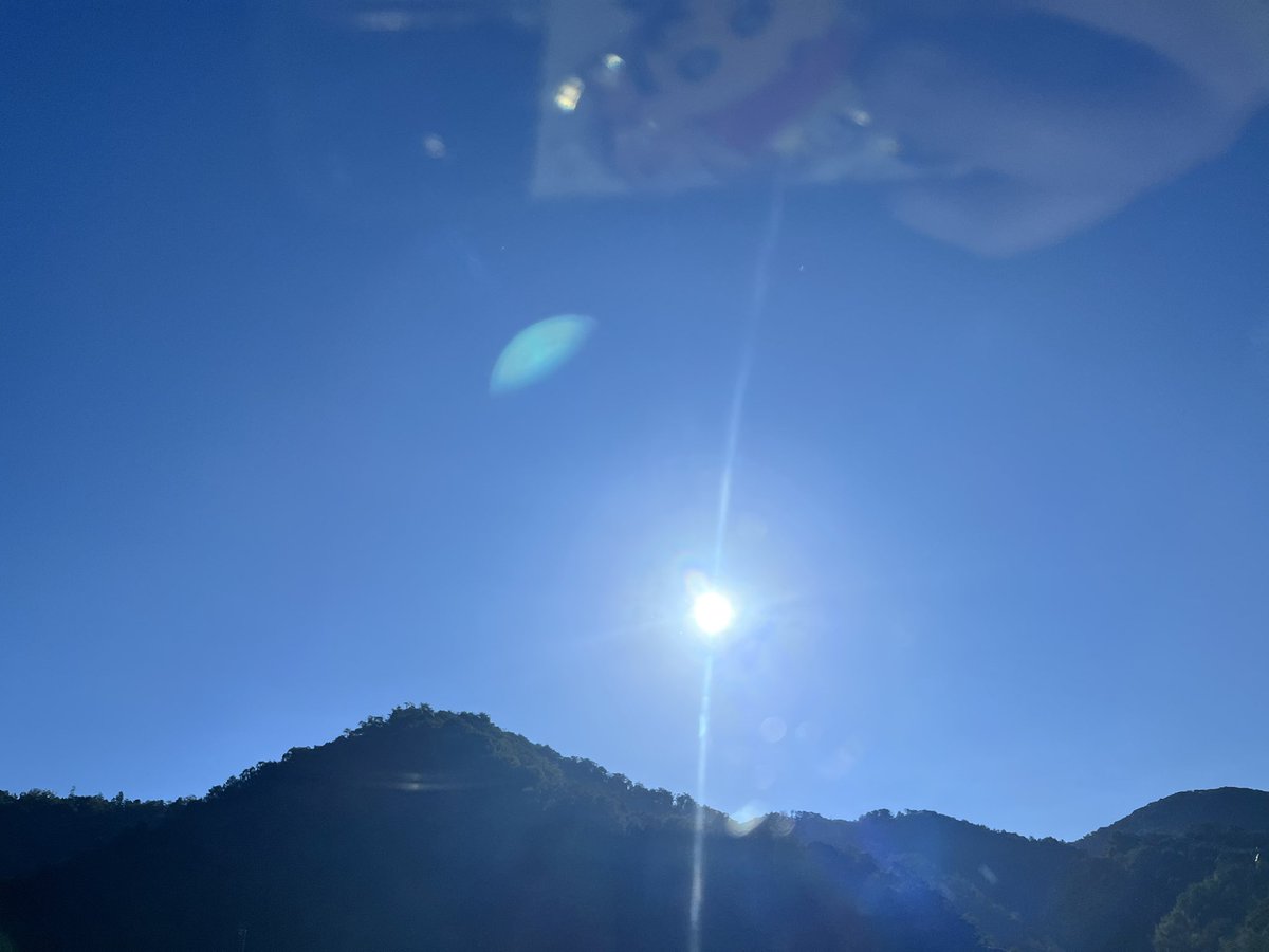 kibou_u5's tweet photo. 優くんおはよう☀️10月は地元の観光地に沢山お客さん来てくれてる😭三連休も忙しそう。お店も忙しいと思うけど笑顔で乗り越えるね。今日も心の中は誰よりも笑顔満点で太陽さんに負けないくらい人を幸せにしようね。私も優くんに負けないようにお客さん幸せにしてくるね。いつもありがとう、大好きです #優吾のあしあと