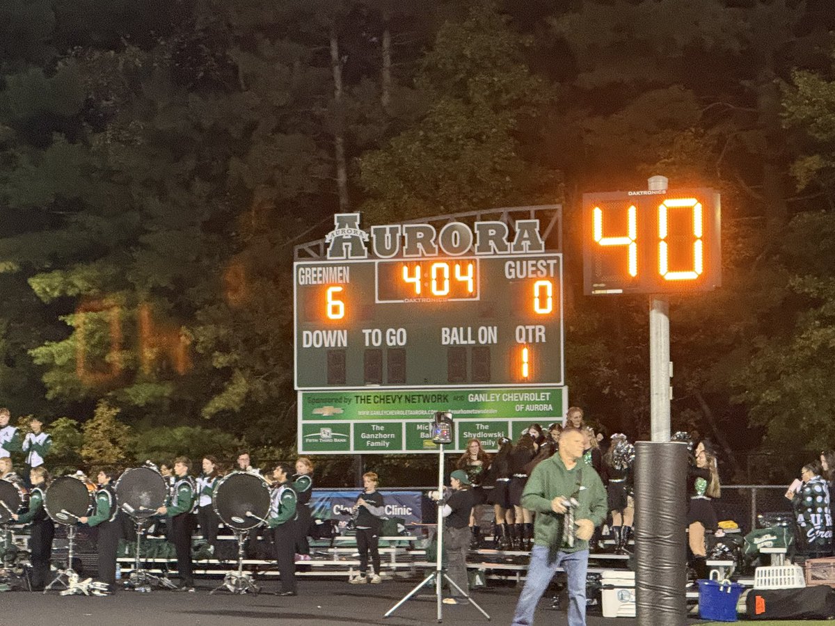 AHS_DrPach's tweet photo. Greenmen are up against the Bees, 6-0! What an awesome Fall night in The Vet! #Unitedgreenmen @ACSD_MH @DrPMilcetich @torresv4msu @ahsallsports @AHS_SeanBaker https://t.co/lJbT3SyyMl