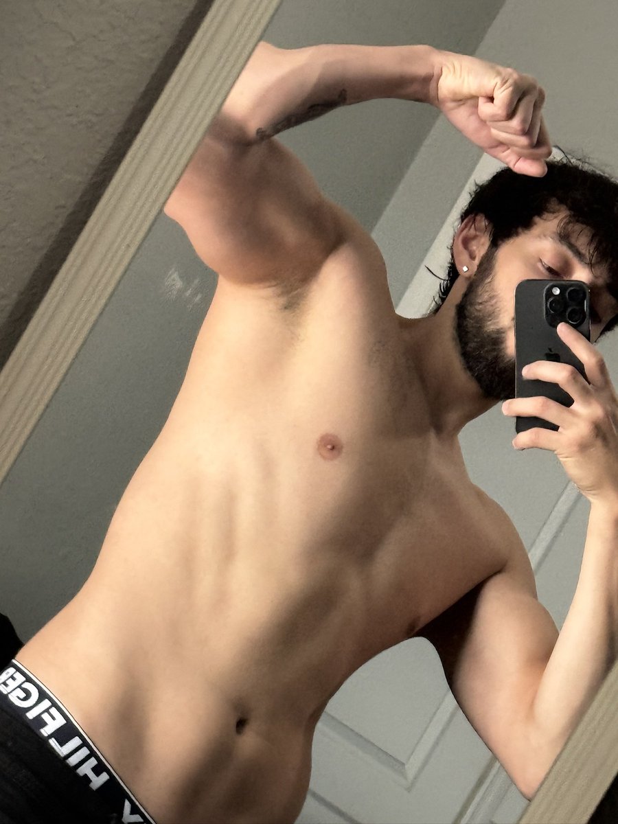 itsangeltx's tweet photo. I really wish i had a gym partner 😭
#gym #latino #bangbro #brazzers https://t.co/SOcUYPtUbg