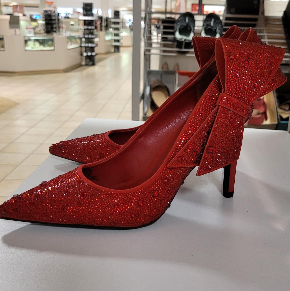sweetdeception6's tweet photo. I never did buy these shoes. I wish I had, even if I just wore them to bed. Buy the shoes, wear the underwear, eat the cake. https://t.co/Ip4ZYQ65MK