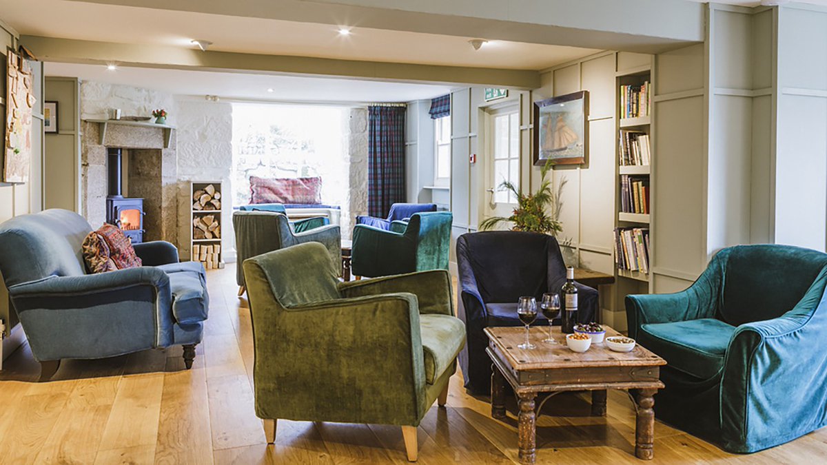 FerchiZzMoReNo's tweet photo. Escape to Tresco with 3 nights at the 4-star New Inn. Enjoy award-winning food, island charm and a full English breakfast each morning. Ferry to Tresco payable locally. ATOL protected. https://t.co/ov5JmG9Luy