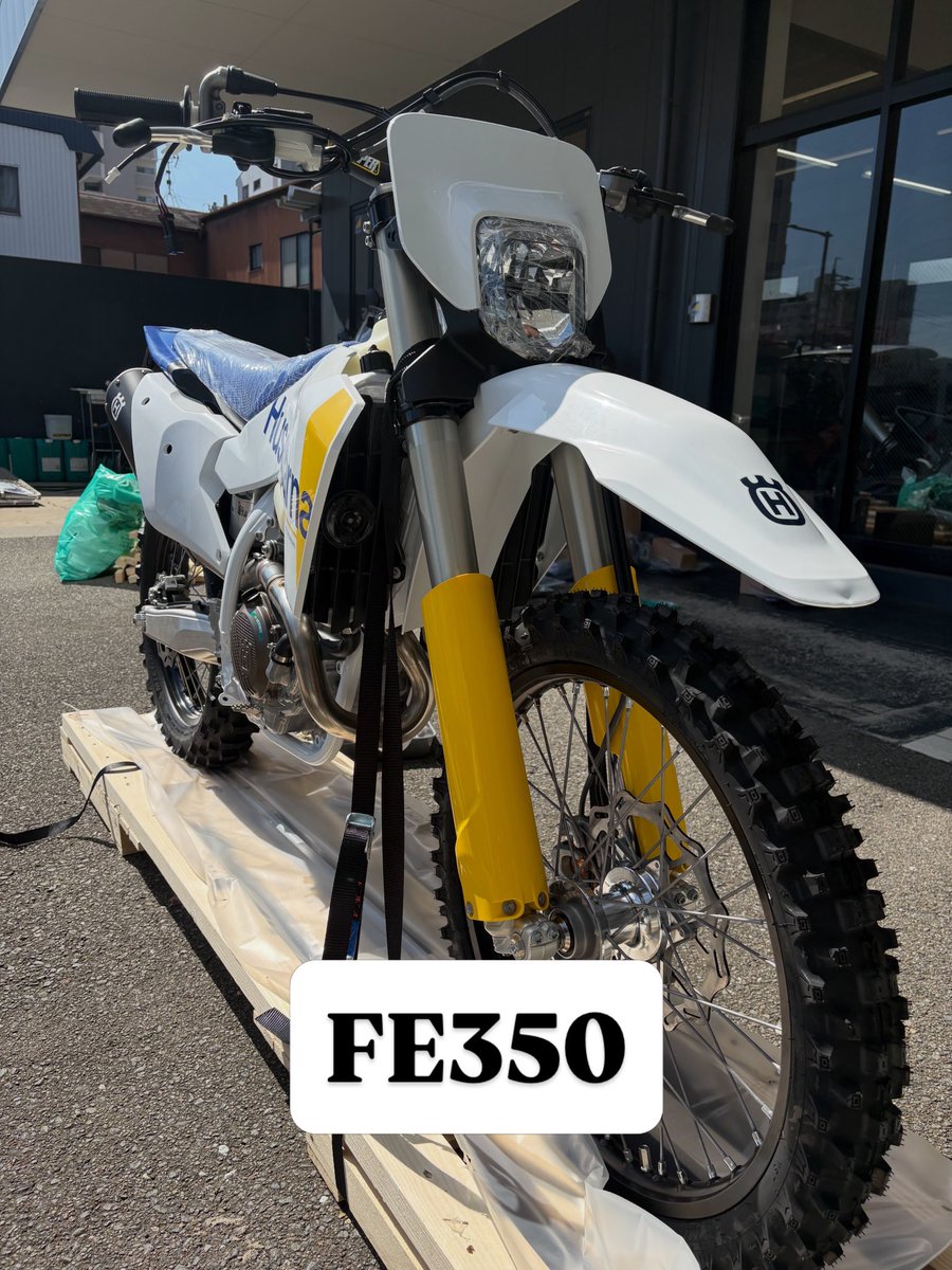 husqvarna_tokai's tweet photo. 2027MYが続々入荷🔥
一部売れてしまった車両もございますがまだまだ沢山車両ありますのでご来店お待ちしております😁

#husqvarna東海
#FE350
#FE350PRO
#TE250
#TX300 https://t.co/0uPT9PlCsU