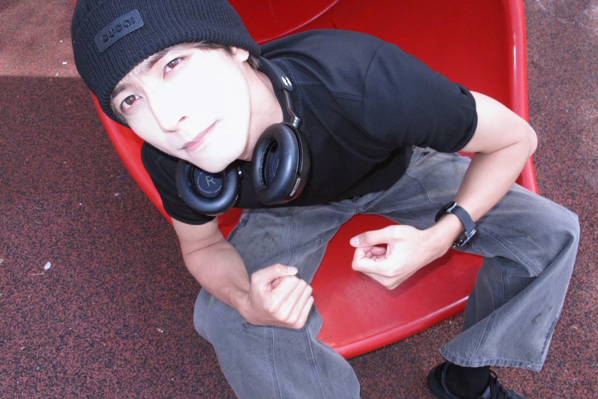 wedilong's tweet photo. Red alert: it’s me. https://t.co/nkw0P47ii1