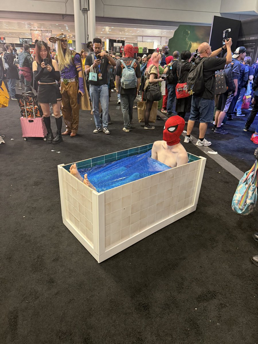ponmatth's tweet photo. might be the funniest cosplay oat 😭😭😭😭 https://t.co/0UweeEKBRU