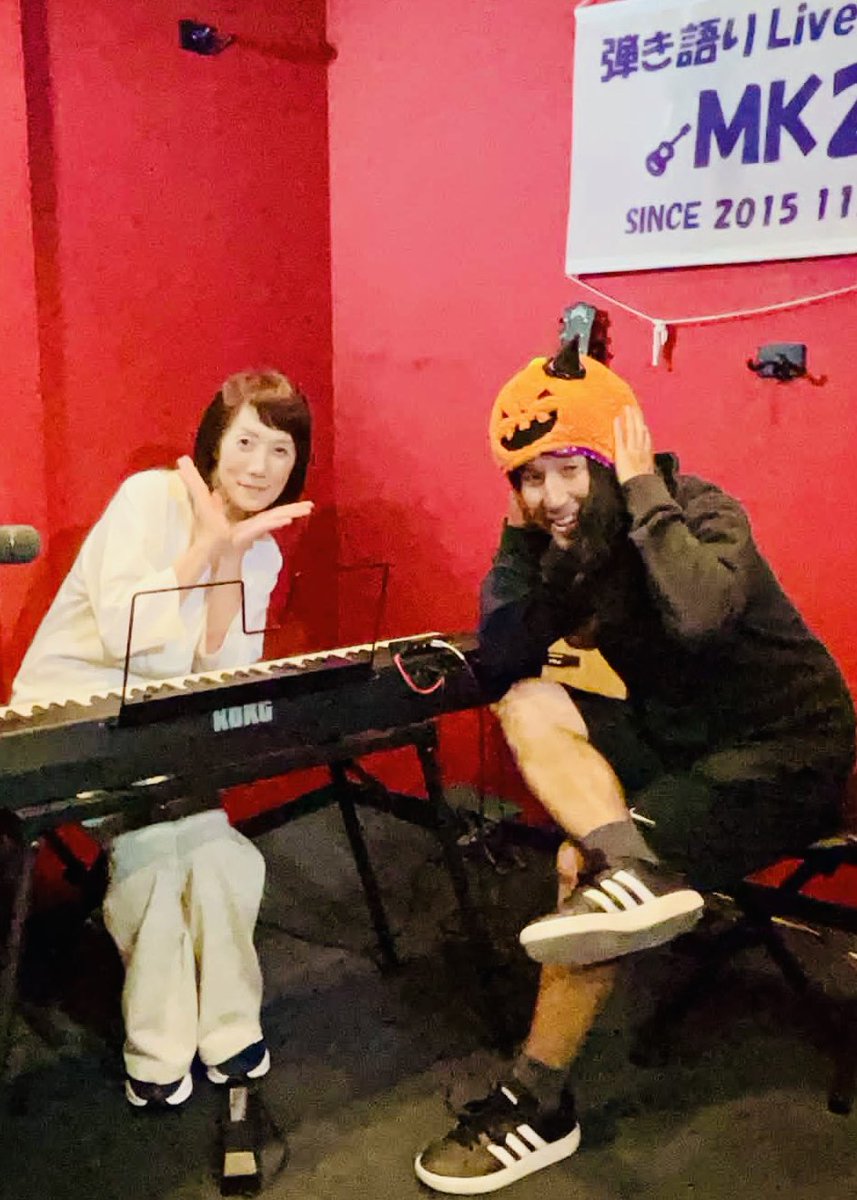HikigatariMk2's tweet photo. おはようございます♪

本日のMK2は✨
第1回🌟BLOW at MK2
瓢箪山2マンライブです‼︎
第1回目のゲストさんは💫
先日、10周年ライブを大成功🎉されました茶々まんぼさんです🤩
13時スタートです🎬

昨日もオープンマイク🎸ありがとうございました💖
みなさん本当にありがとうございました🙇‍♀️💕 https://t.co/vDxjj4LIhM