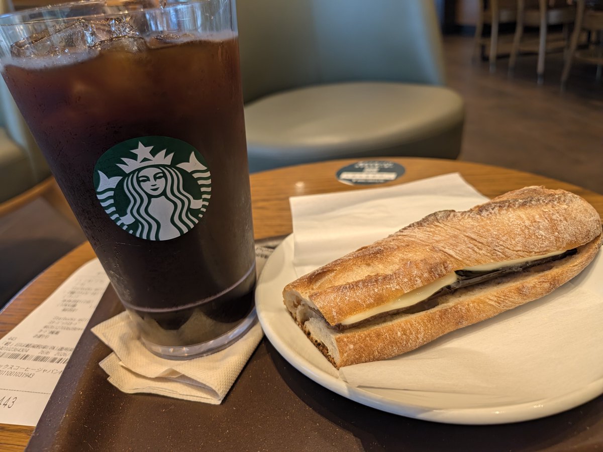 MrBamboo_Free's tweet photo. 10/10(土)のおはじゅうをお届けします☕⸒⸒
今日は10と10で10の日…そう、じゅうの日なんです(本体のバースデーは9月に終了w)

今日も朝活スタバなう☕⸒⸒
チョコバターサンドを初体験🍫
1口目は微妙…けど意外とイケたのでリピもあり😋

さて…出勤前に久々読書で過ごす朝…皆様も良き連休を〜📚 https://t.co/ATNs2DpZj4