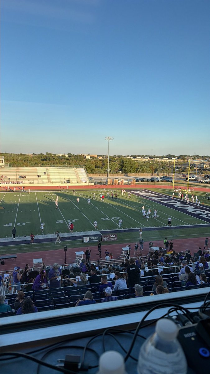 garrettmurray08's tweet photo. Good evening from Hugh Sandifer stadium in Abilene Texas. Memorial Maverick football on deck for a district matchup against Abilene Wylie.

Always a dog fight when these two teams meet. 

We’re going on air now on @MemorialSN &amp; I’ll have game updates.

#MavsOnTop https://t.co/BEXnSydW98