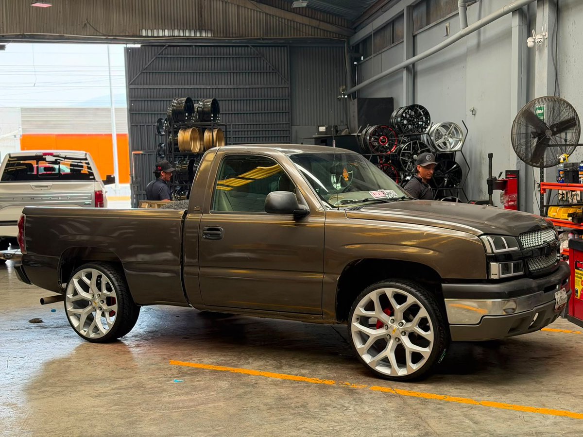 PetersWheels's tweet photo. 🛞🔥 Debate automotriz:
¿Qué prefieres para una pickup?
🏁 Rines deportivos
🏔️ Rines estilo Off Road
¡Queremos conocer tu opinión! 👇
#PetersWheels #Pickups #Rines https://t.co/wtZoJdBPLc