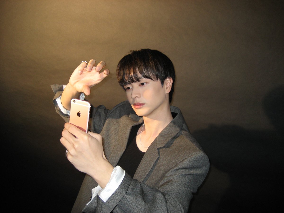 YookSJ_official's tweet photo. [📌]
육성재 LUXURY 10월호 Behind Photo (digicam ver.)

🔗https://t.co/M0ko1M0kDu

#육성재 #YOOKSUNGJAE https://t.co/nhdE342nqt