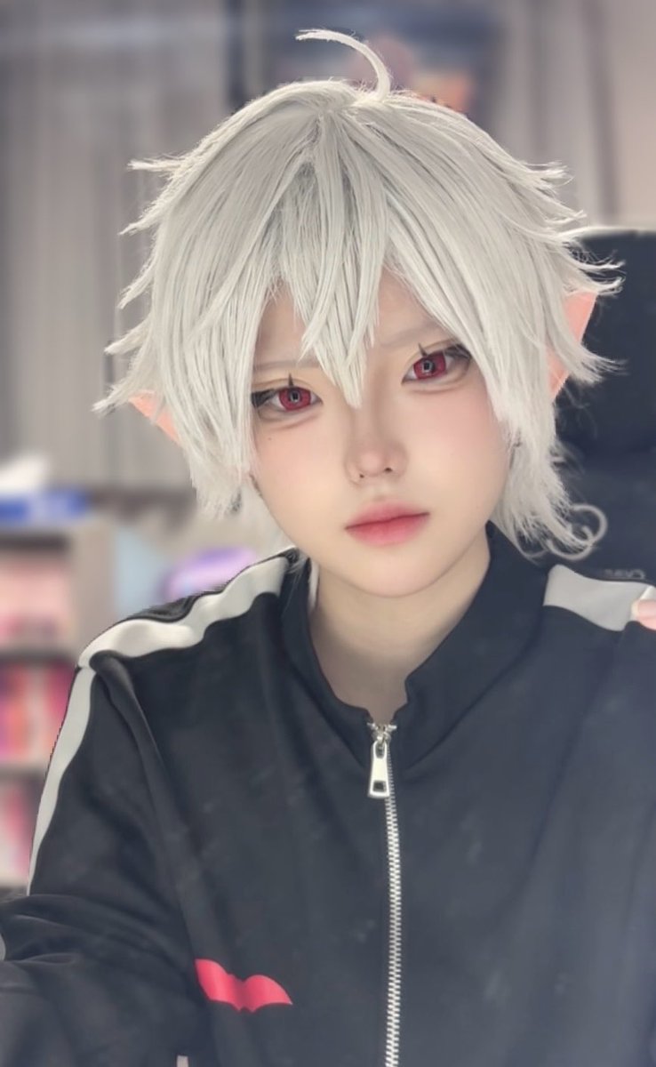 _lqxmh's tweet photo. cos ※1部衣装不足

吸血鬼担当 https://t.co/vmC818Sb3w