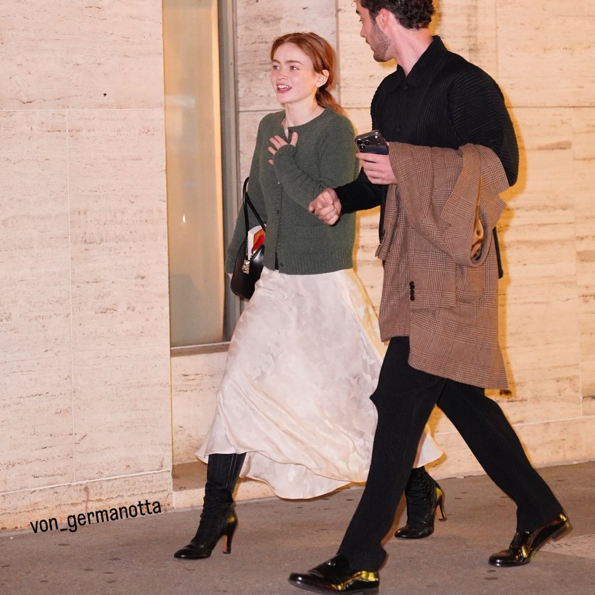 psadiesink's tweet photo. Sadie Sink no Lincoln Center, em Nova York, para a primeira prévia de A Few Good Men na Broadway.

#SadieSink https://t.co/ca0zjPpJi7