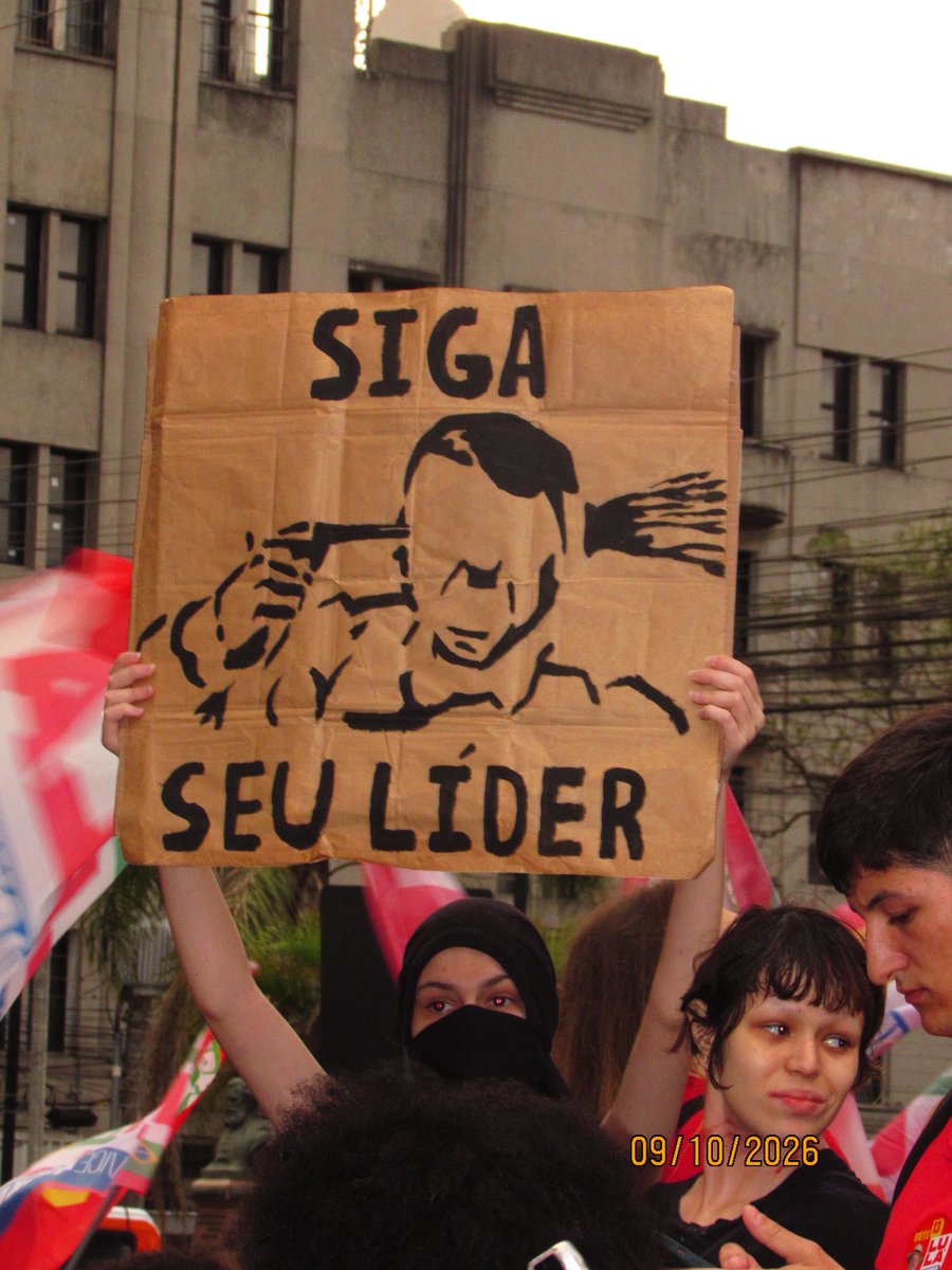 yasmasnaofoi's tweet photo. SANTA MARIA ESTA COM LULA! ⭐️❤️ https://t.co/8UHKwwcjVA