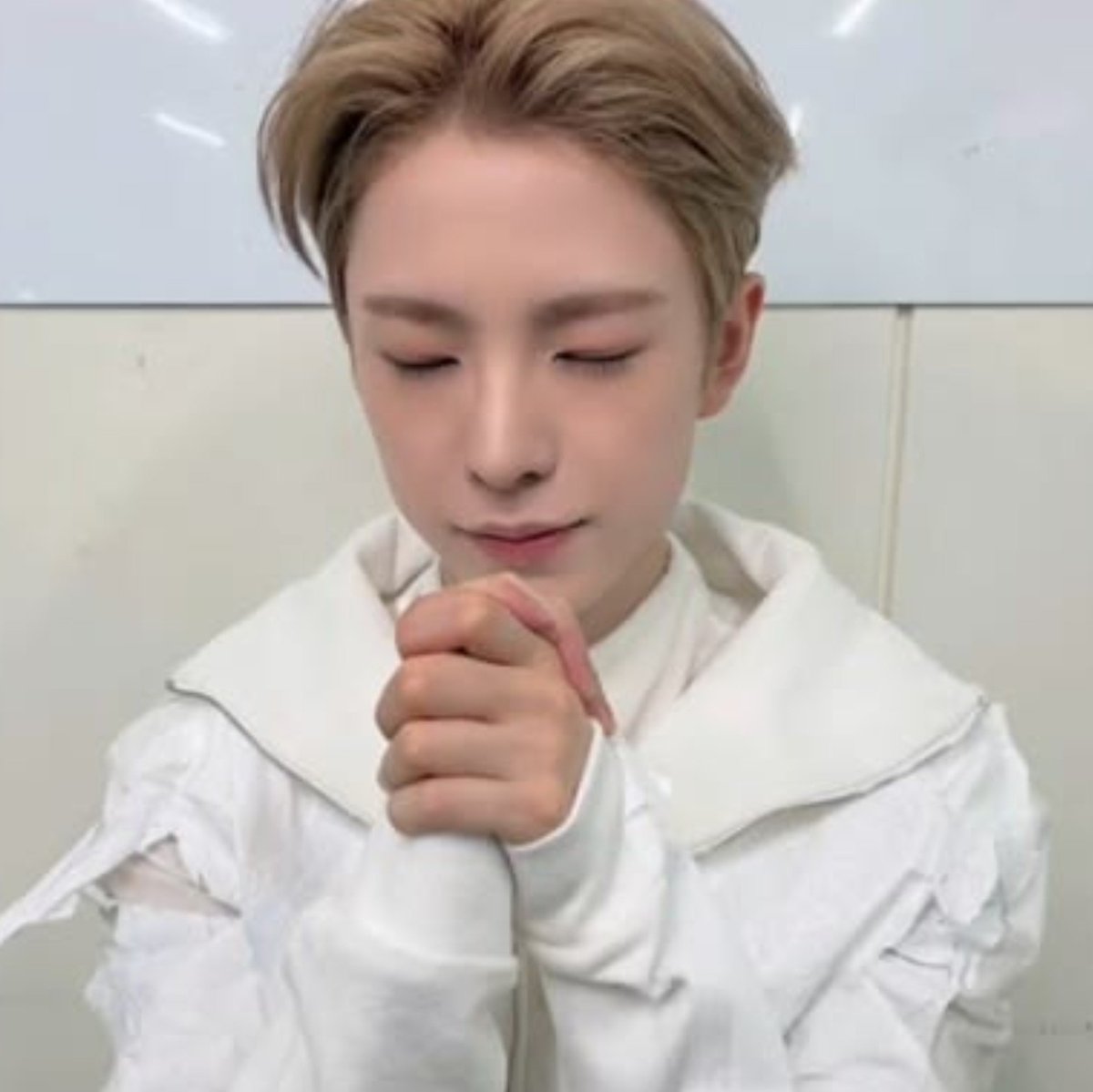 yewshizen's tweet photo. i hope everyone can learn to love yushi for who he is without expecting him to be any different. he deserves to feel comfortable being himself, and to be met with the same warmth and kindness he gives to the world in his own little ways🥹 https://t.co/oADWWcJAZb