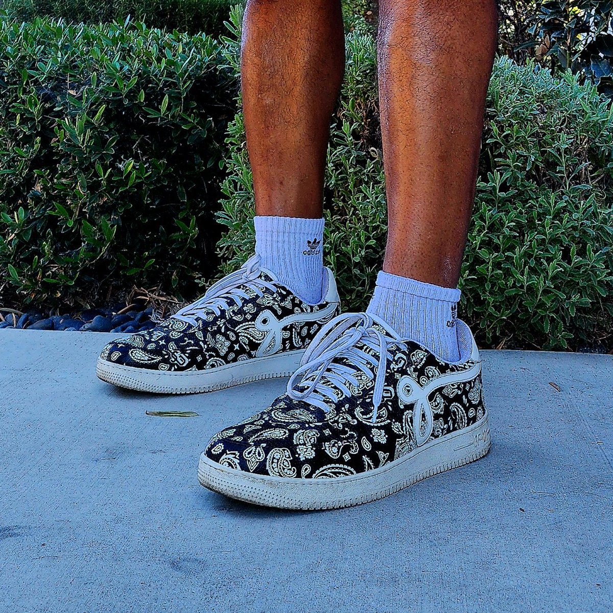 Charles_Bowers3's tweet photo. Paired the @JohnGeigerCo JG-01 Black Leather Paisley with the @circulate x @Nike @ComplexCon LA T for #firefridays. 

Have a great weekend! https://t.co/jz9CaY7nWf