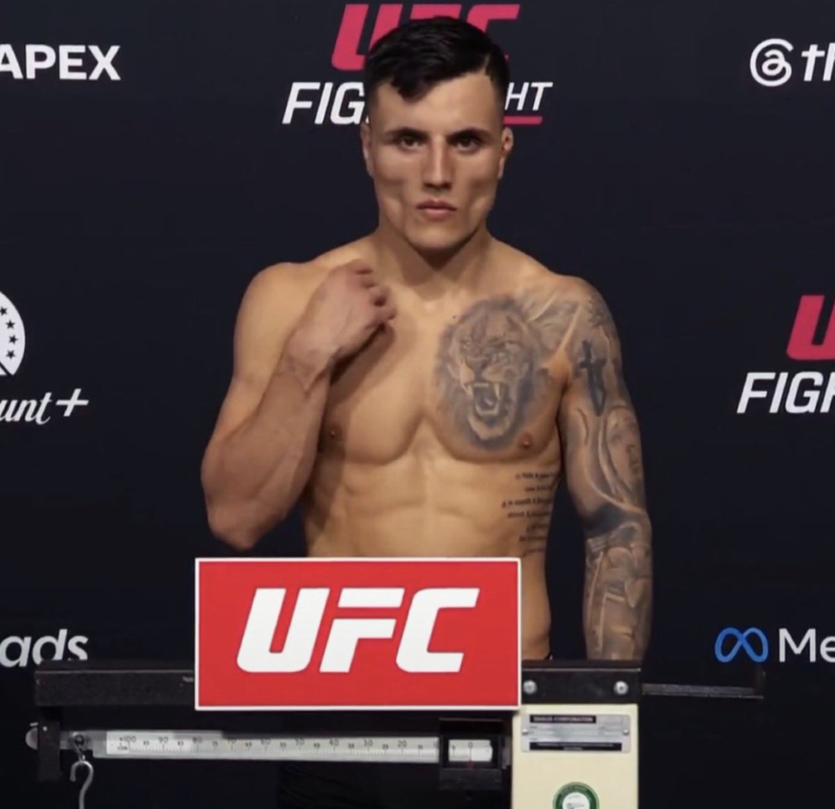 LebronJamesMMA's tweet photo. Bonfim should lose 50% of his purse and get cut even if he wins 

Prado looks like he’s had a BRUTAL cut back down to 155 and bonfim didn’t even try https://t.co/puuNkQfnfT