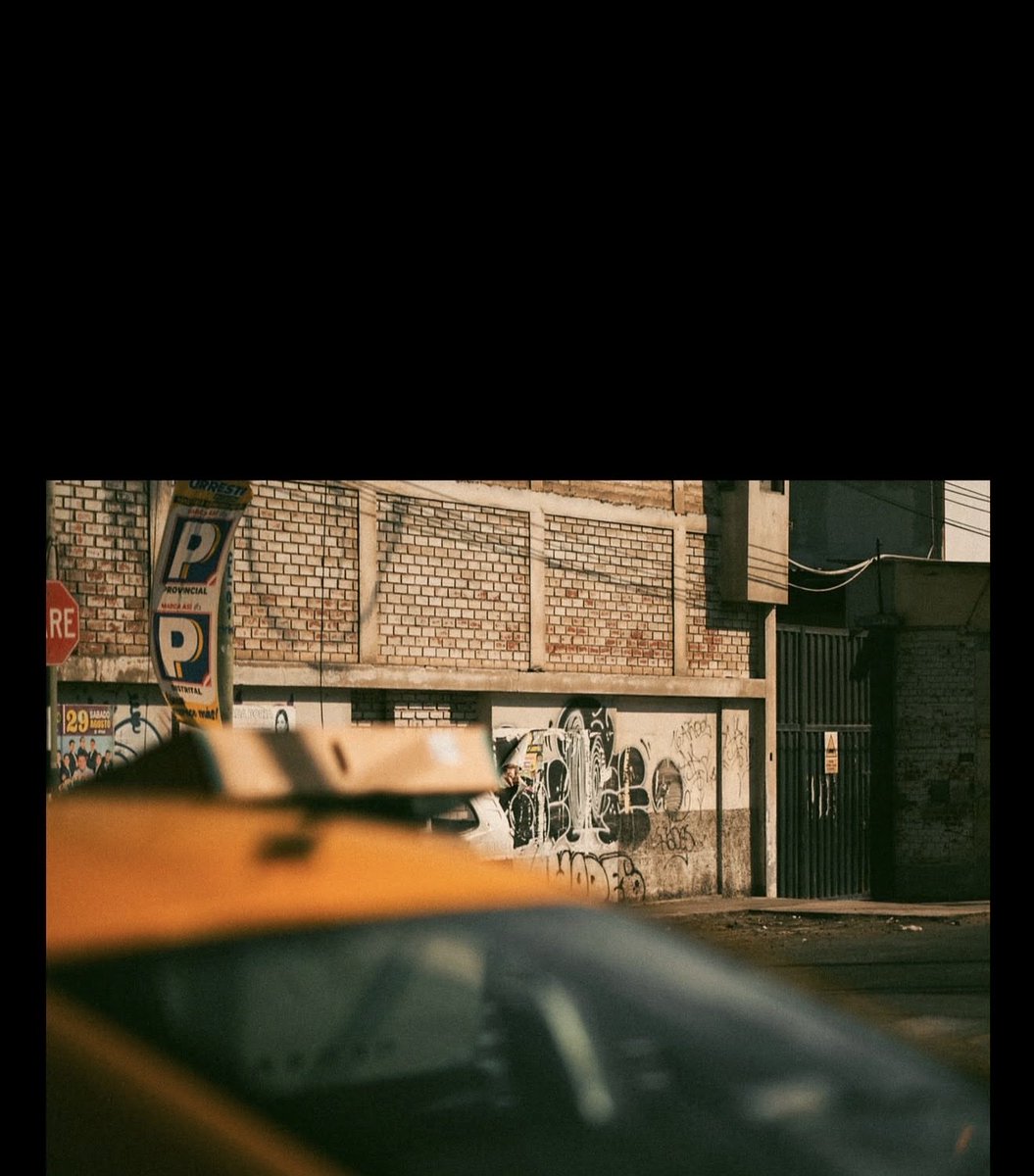 seokrirangs's tweet photo. yall jungkook’s photography skills are actually fucking insane and i need everybody to start being more serious about it Right now like aRE WE SEEING THIS SHIT ???? EVEN THE WAY HE LAYS IT OUT ON HIS INSTAGRAM ?!?&amp;$ THAT MAN IS AN ARTIST TO HIS VERY VERY CORE https://t.co/Ida7WnzoZR