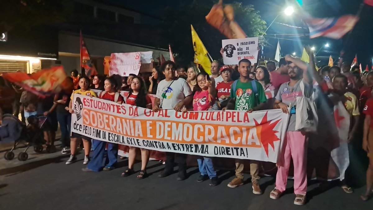 shosholozaaa's tweet photo. NÓS SOMOS A UNIVERSIDADE FEDERAL DE ALAGOAS, AQUI A FAMILICIA BOLSONARO NAO SE CRIA!!!!!

VIVA A UFAL! VIVA O MOVIMENTO ESTUDANTIL! VIVA LUIZ INÁCIO LULA DA SILVA! https://t.co/52M0jWbRGJ
