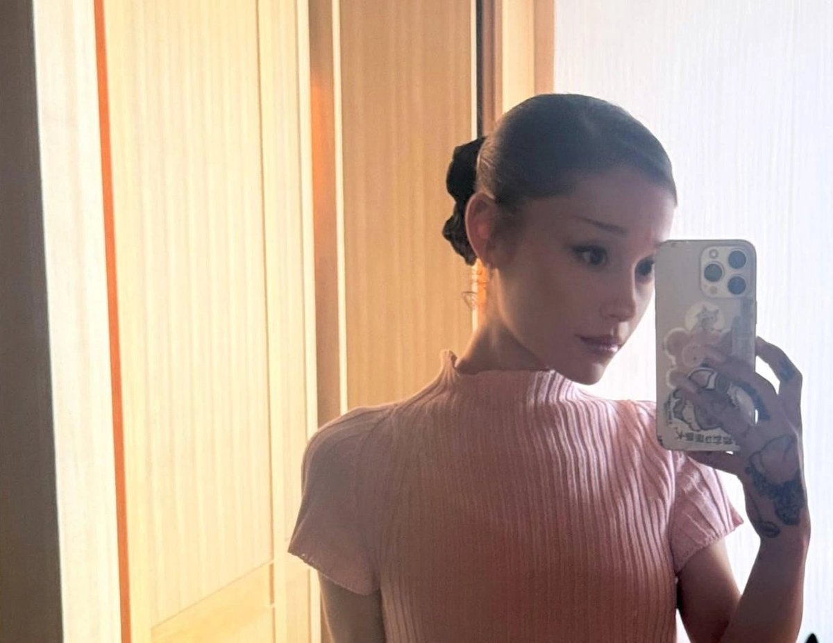 arifntsy's tweet photo. New ari pics ♡ #arianagrande https://t.co/M82LdXjxJS