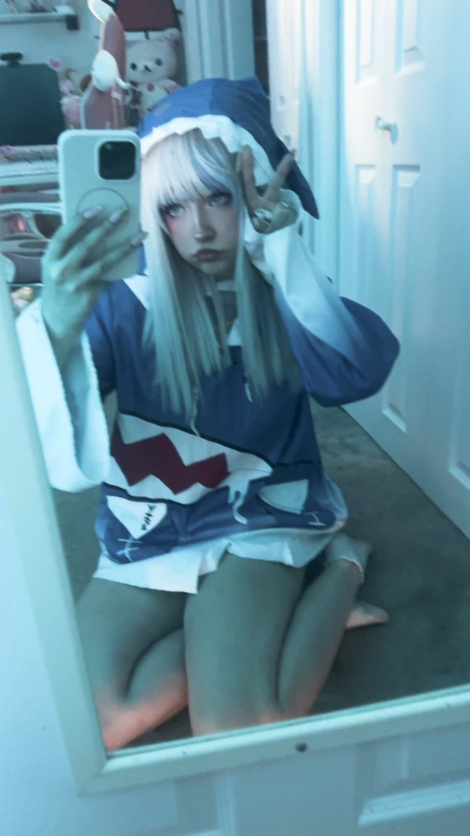 Kittywixy's tweet photo. 🦈🦈🦈 #gura #gawrgura #cosplay #vtuber https://t.co/WfC5E2FmB4